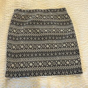 NWOT Loft mini skirt in stretch woven monotones. Smalll petite